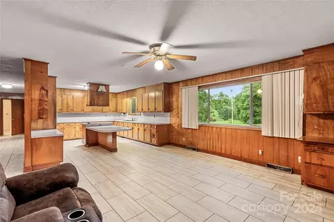 563 Mullis Rd, Harmony, NC 28634 photo 6