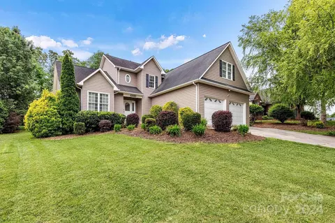 3246 48th Avenue Ne Ln NE, Hickory, NC 28601