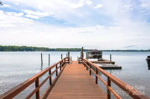 8703 Howard Dr, Terrell, NC 28682