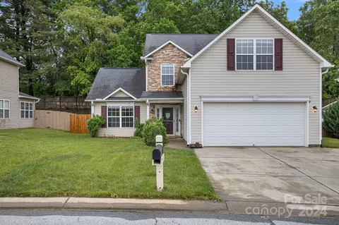 59 Yadkin Rd, Fletcher, NC 28732
