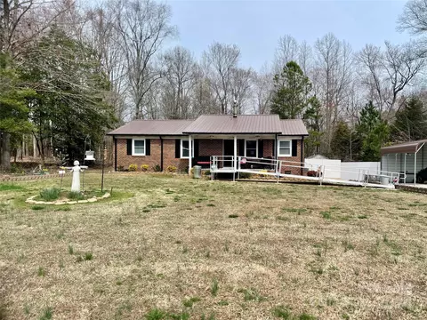 2746 Crowders Creek Rd, Gastonia, NC 28052