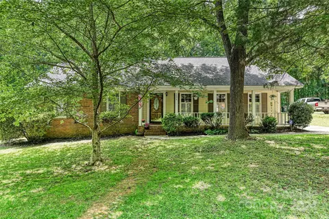 9624 Hinson Dr, Matthews, NC 28105