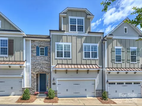 9030 Boling Green Dr, Charlotte, NC 28277