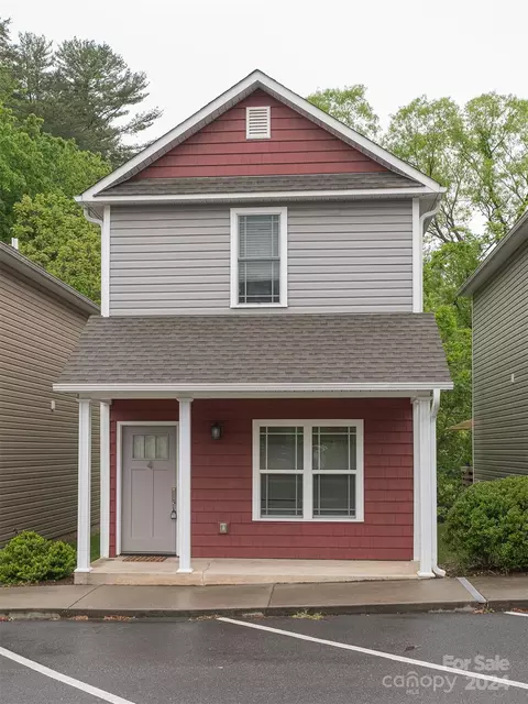 4 Cool Springs Dr, Asheville, NC 28806