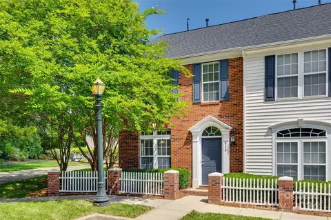 929 Coolsprings Ln, Rock Hill, SC 29730