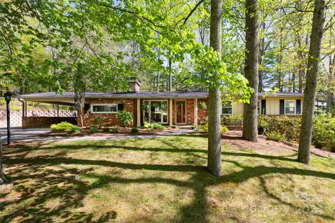 25 Sleepy Hollow Dr, Asheville, NC 28805