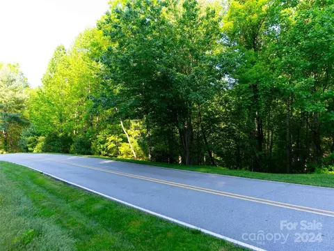 190 Chattooga 314 Run #314, Hendersonville, NC 28739