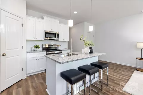 2637 Capitol Dr, Charlotte, NC 28208