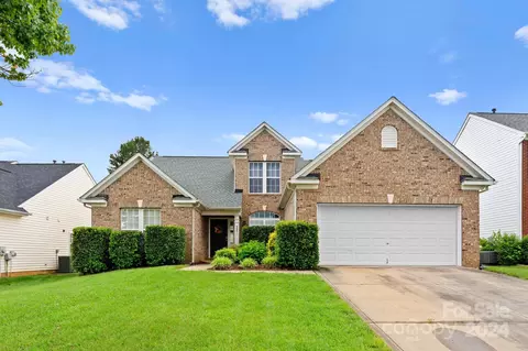 9951 Barbee Dr, Charlotte, NC 28269