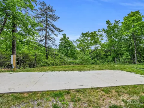 205 Crooked Creek Rd, Black Mountain, NC 28711