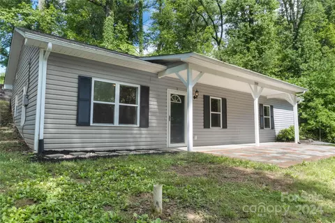 3181 Bentley Dr, Morganton, NC 28655