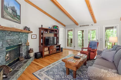 691 Memory Ln, Saluda, NC 28773 photo 8