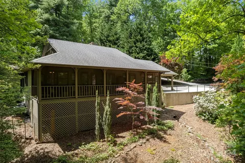 691 Memory Ln, Saluda, NC 28773 photo 2