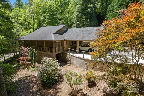 691 Memory Ln, Saluda, NC 28773