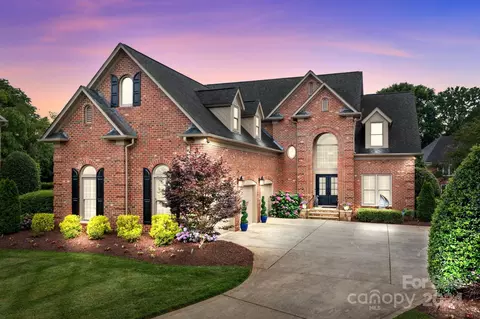 16203 Walcot Ln, Cornelius, NC 28031