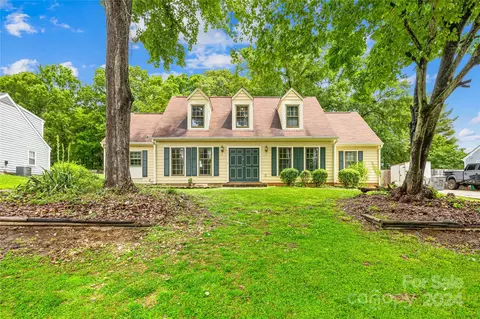 4818 Shadow Moss Ct, Charlotte, NC 28227