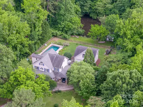 1320 Marlwood Cir, Charlotte, NC 28227