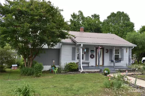 235 School St, Marion, NC 28752