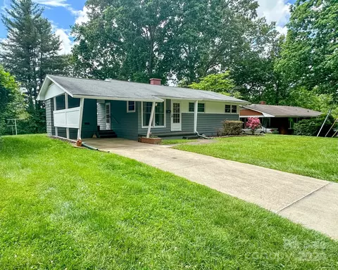 128 Davenport Rd, Asheville, NC 28806