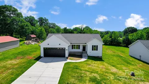 2588 Lincoln Park St, Lincolnton, NC 28092