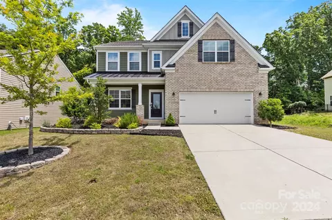 16327 Palisades Commons Dr, Charlotte, NC 28278