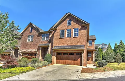 6832 Fairway Row Ln, Charlotte, NC 28277