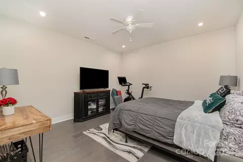 Bedroom - 17125 Soho Dr, Charlotte, NC 28204 photo 4 of 5