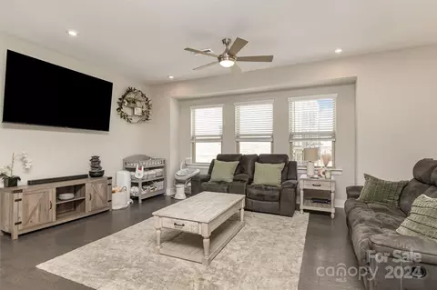 Living - 17125 Soho Dr, Charlotte, NC 28204 photo 2 of 2