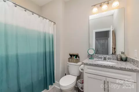 Bath - 17125 Soho Dr, Charlotte, NC 28204 photo 2 of 2