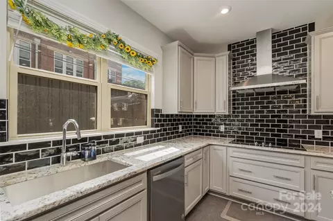Kitchen - 17125 Soho Dr, Charlotte, NC 28204 photo 4 of 4