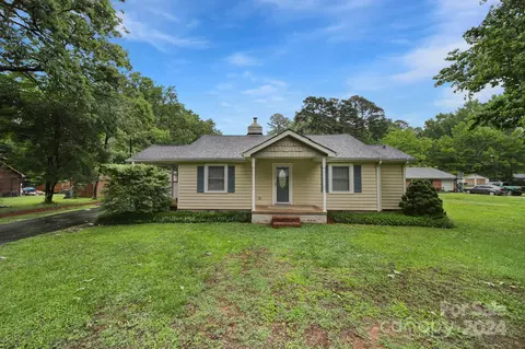 223 Toddville Rd, Charlotte, NC 28214