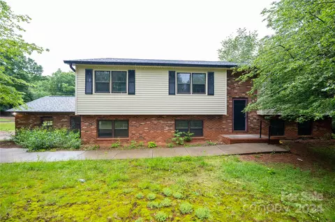 127 Danbury Ln, Statesville, NC 28625
