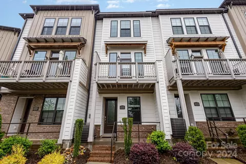 1312 Nandina St, Charlotte, NC 28205