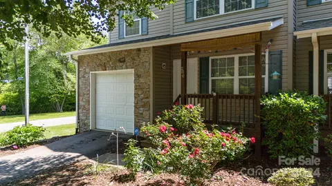 200 Pembrook Rd, Swannanoa, NC 28778