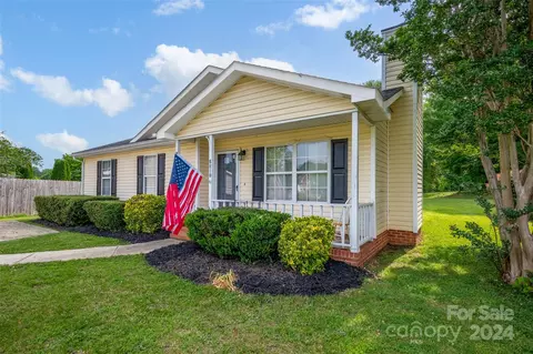 6810 Flaxseed Ln, Charlotte, NC 28216