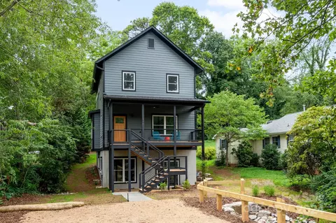 52 Carrier St, Asheville, NC 28806