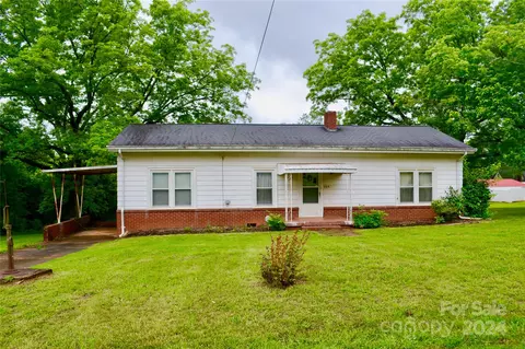 125 West St, Ellenboro, NC 28040