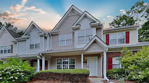 5557 Kimmerly Woods Dr, Charlotte, NC 28215