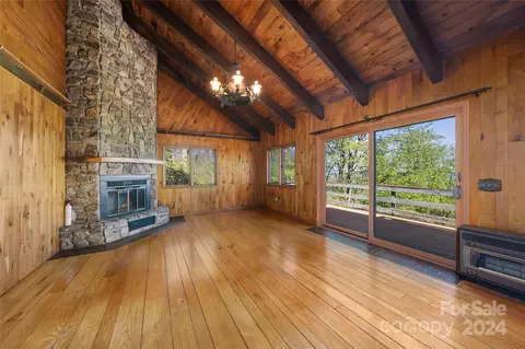 2531 Laurel Ridge Rd, Maggie Valley, NC 28751