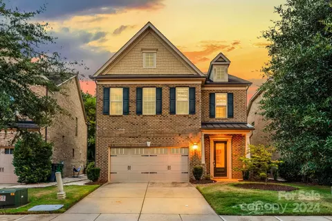 8505 Garden View Dr, Charlotte, NC 28277