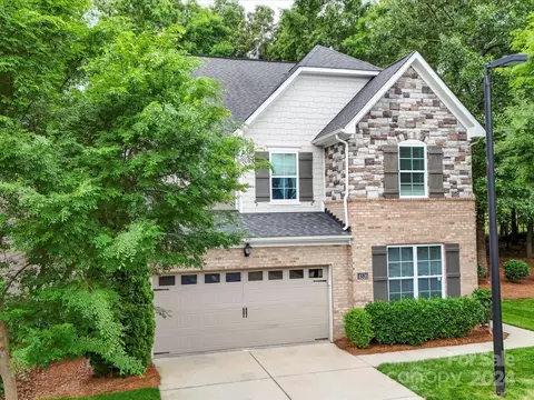 4536 Blackmuir Wood Cir, Charlotte, NC 28270