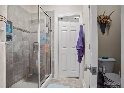 Bath - 447 Harborgate Dr, Denton, NC 27239 photo 3 of 4