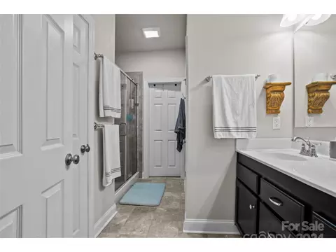 Bath - 447 Harborgate Dr, Denton, NC 27239 photo 2 of 4