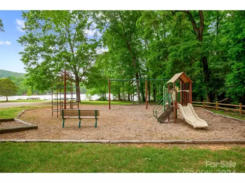 View/Area - 447 Harborgate Dr, Denton, NC 27239 photo 1 of 4