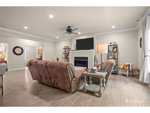 Living - 447 Harborgate Dr, Denton, NC 27239 photo 2 of 4