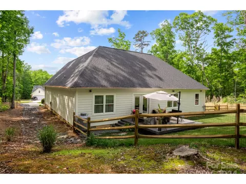 Exterior - 447 Harborgate Dr, Denton, NC 27239 photo 2 of 6