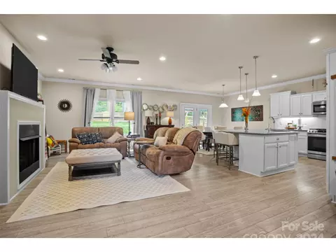 Living - 447 Harborgate Dr, Denton, NC 27239 photo 4 of 4