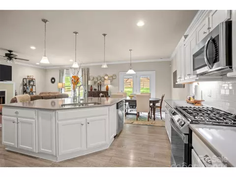 Kitchen - 447 Harborgate Dr, Denton, NC 27239 photo 2 of 3