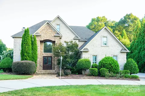 1605 Seattle Slew Ct, Waxhaw, NC 28173
