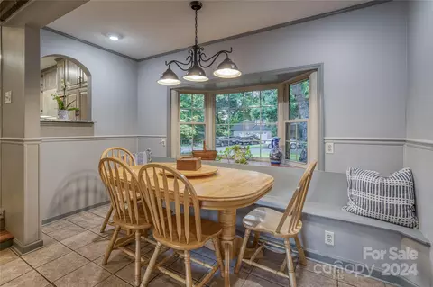 300 Castlegate Dr, Morganton, NC 28655 photo 6